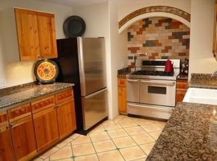 2220 N Viminal Rd, Palm Springs, CA 92262