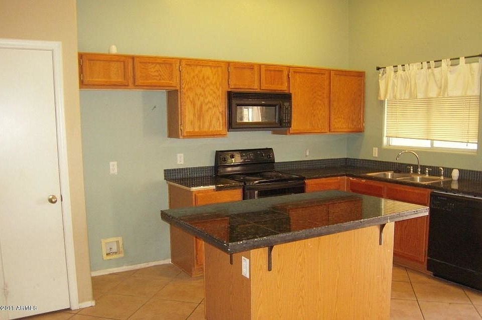 1st image of 21620 N 32nd Ave