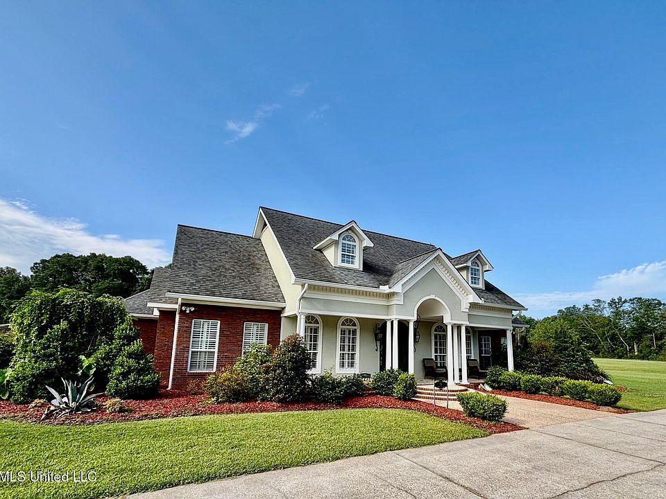 1st image of 95 Pearl View Cir