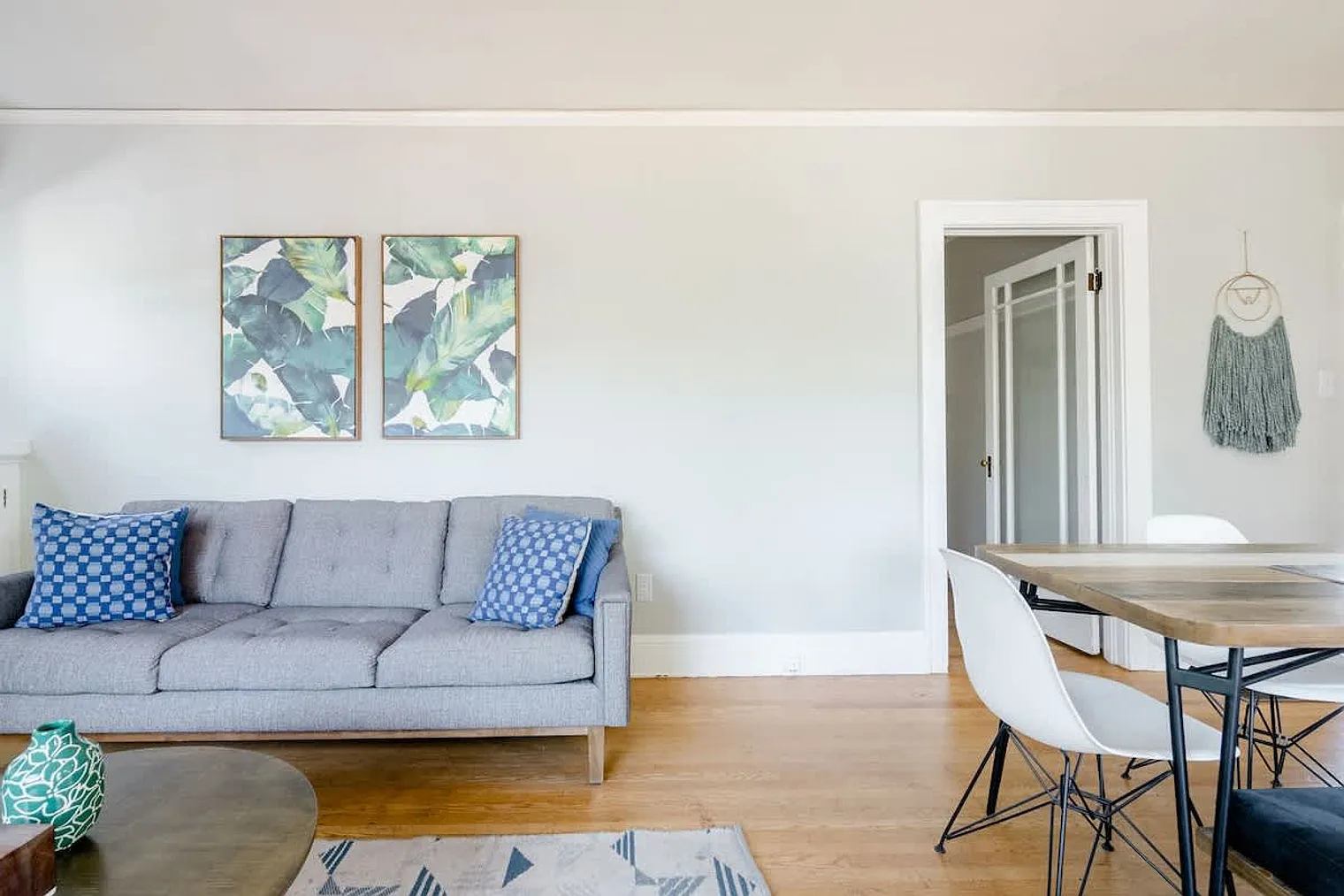 4 bed, 1.0 bath, 2325 sqft, $7,050 — Photo 4