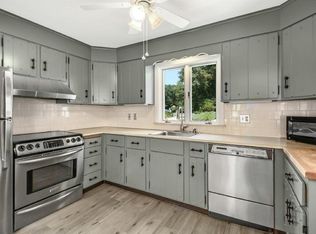 7 Hazel Plz, Uxbridge, MA 01569