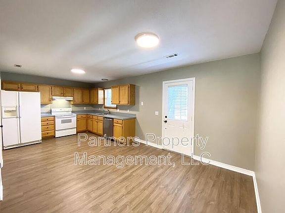4th image of 831 N 54th Ave