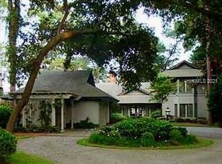 60 N Calibogue Cay Rd, Hilton Head Island, SC 29928