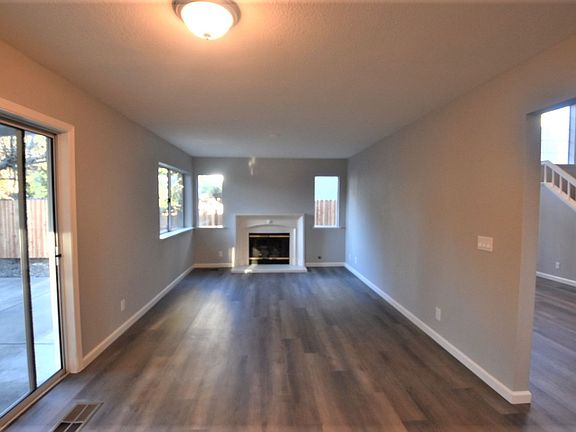 5th image of 618 Eagle River Ct
