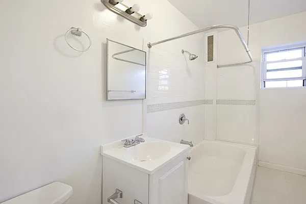 Rented by Bold New York | media 33