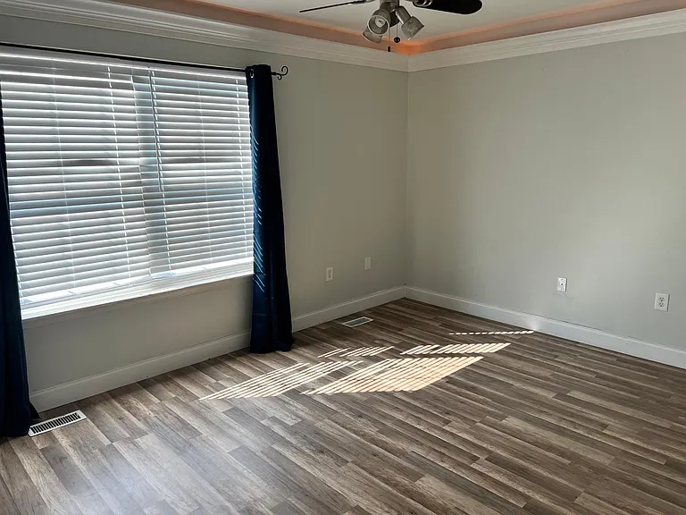 2 Roth Ave — Photo 11