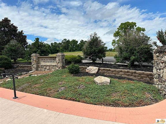 3rd image of 10AC Holly Bend Dr