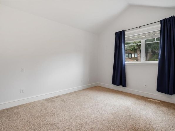 5 bedroom rental in West Vancouver — photo 19