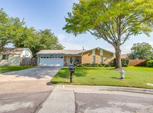 5705 Travis Ct, Watauga, TX 76148