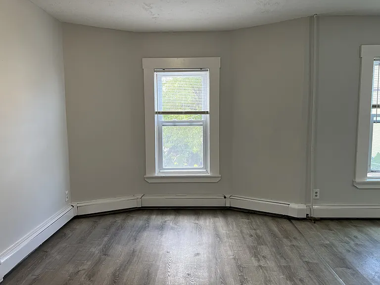 207-209 Broadway — Photo 7