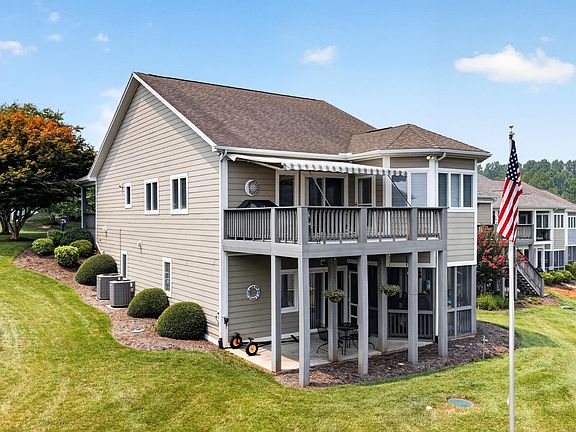4th image of 1052 Coves End Rd