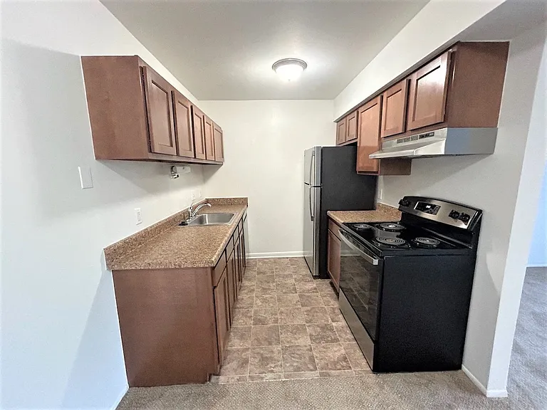Charter Oaks Apartments — Photo 93