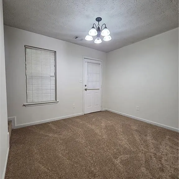 975 Windwood Ct — Photo 4