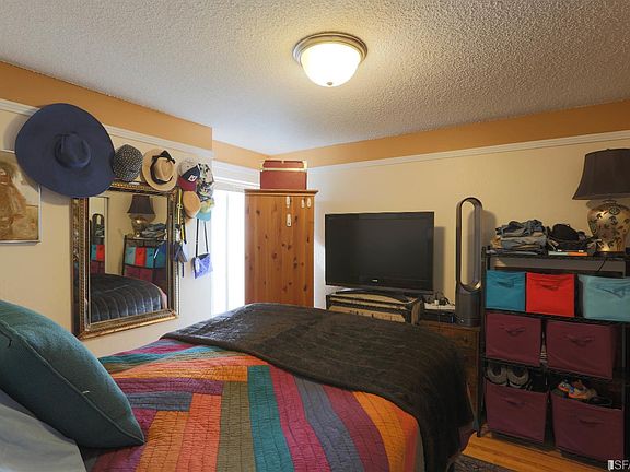 3rd image of 244 Grattan St APT 5
