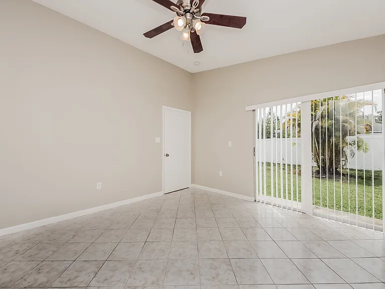12127 Dakota Woods Ln — Photo 10
