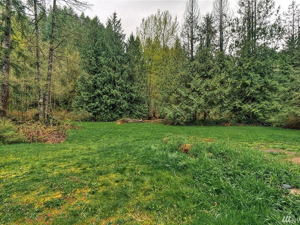 This area could possibly be an excellent site for a shop, garage or main home.