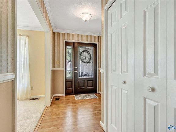 4th image of 13004 Camelot Dr SE