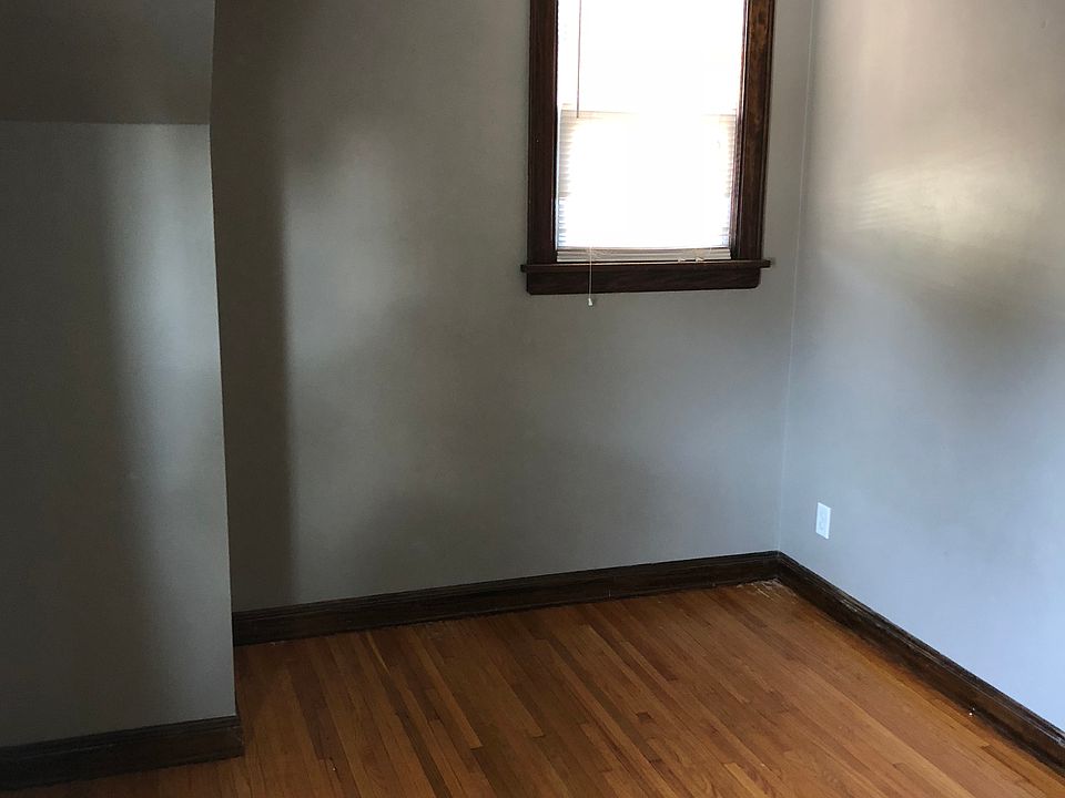 1st image of 727 23rd Avenue Ct
