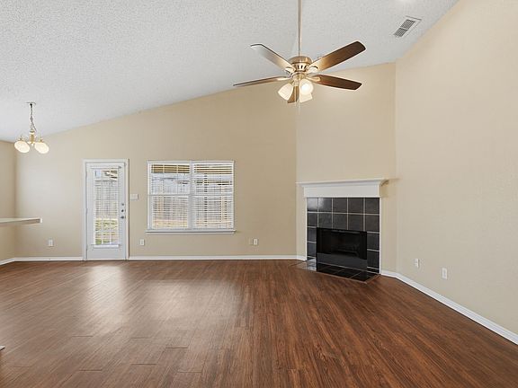 4th image of 111 Taos Loop