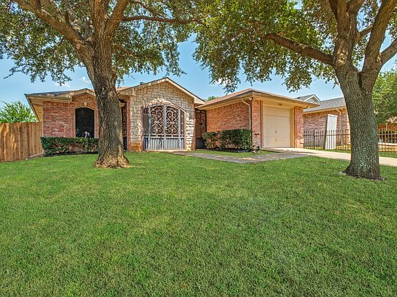 2nd image of 3104 Caballero Cir