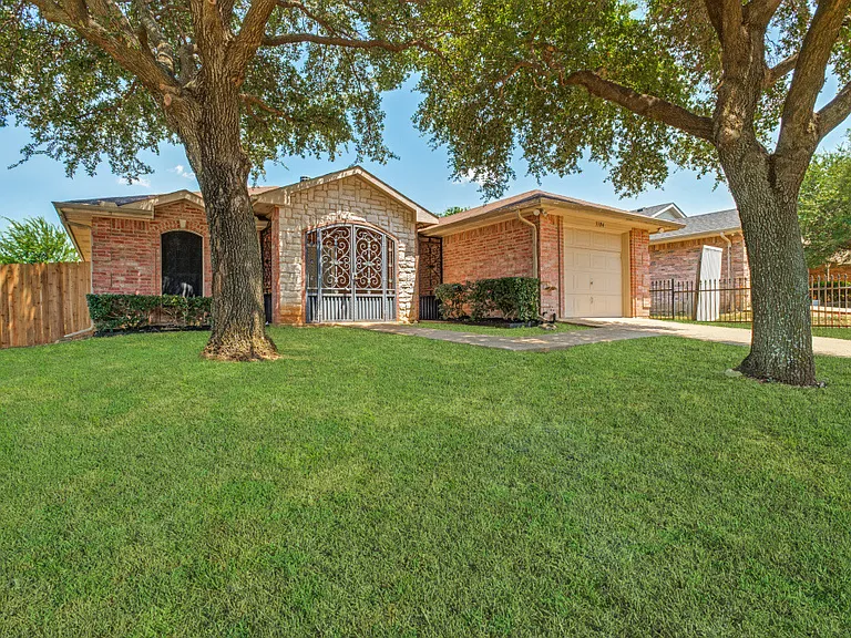 3104 Caballero Cir — Photo 2