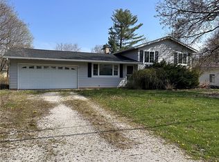 2829 Shellhart Rd, Barberton, OH 44203