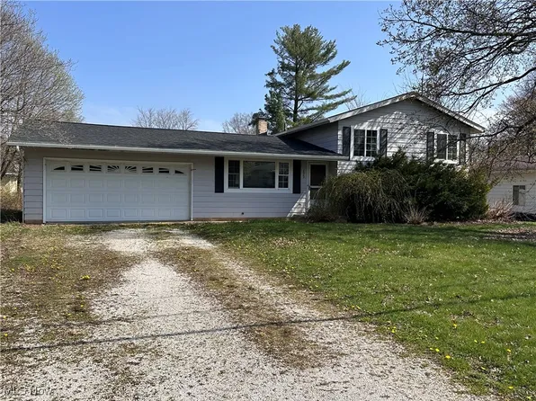 2829 Shellhart Rd, Barberton, OH 44203