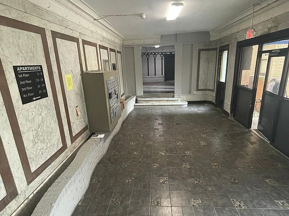 5th image of 184 N Arlington Ave #3