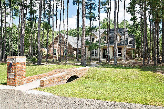 1st image of 7601 Pine Grove Ct
