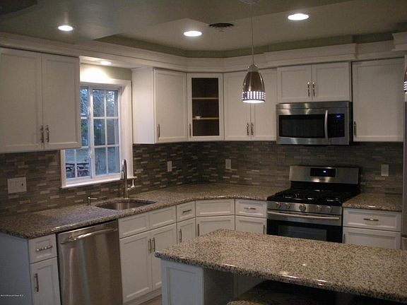 3rd image of 118 Westbrook Dr