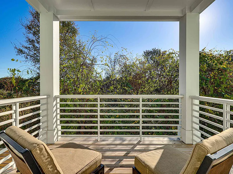 211 Annie Dr — Photo 32