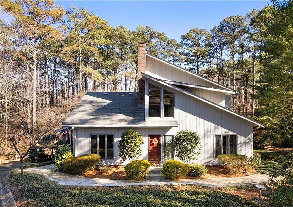 1st image of 31 Coventry Dr SE