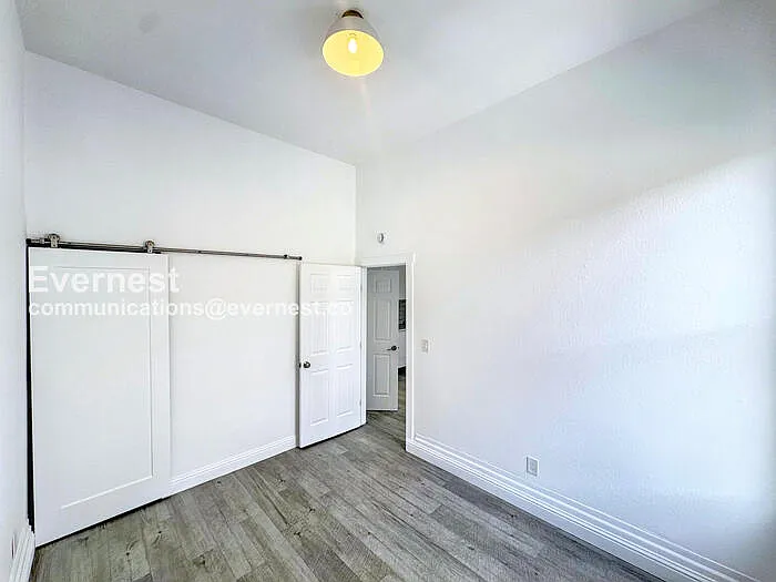 905 Pine St — Photo 14