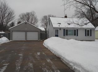 2244 Oakwood Dr, Mounds View, MN 55112