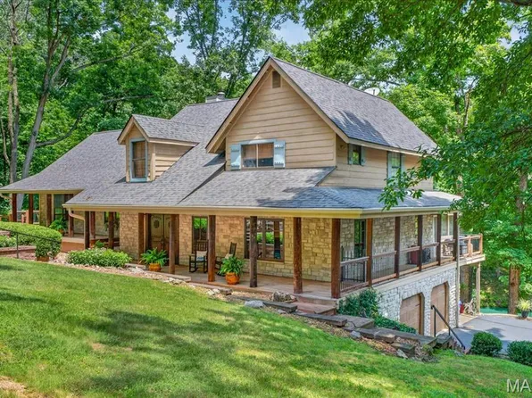 840 Wild Horse Valley Rd, Chesterfield, MO 63005