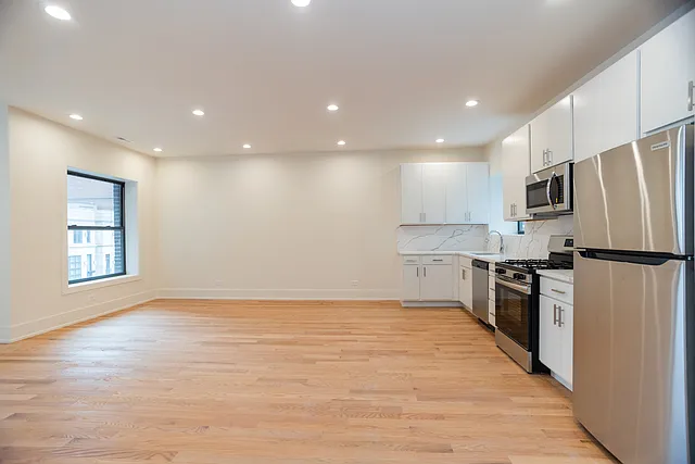 652 W Gordon Ter #1W — Photo 8