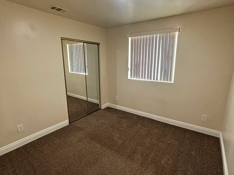1337 W 55th St — Photo 14