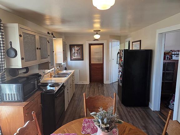 11th image of 109 Parsonage Ave