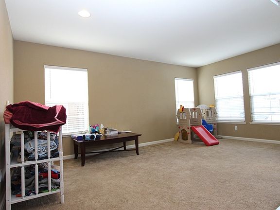 5th image of 534 Bramblewood Ave