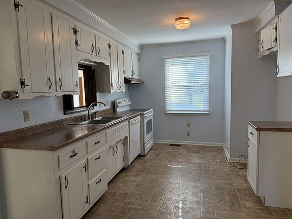 4th image of 106 W Park Dr