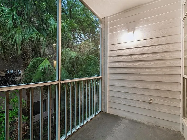 5211 Bay Club Cir — Photo 15