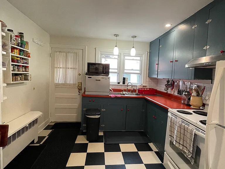 S Parsonage St — Photo 10