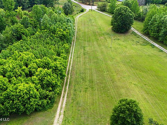 3rd image of 556 Jamie Dr Lot 14B