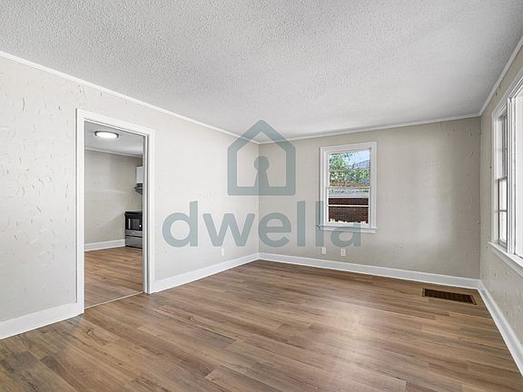 5th image of 1611 Holland St
