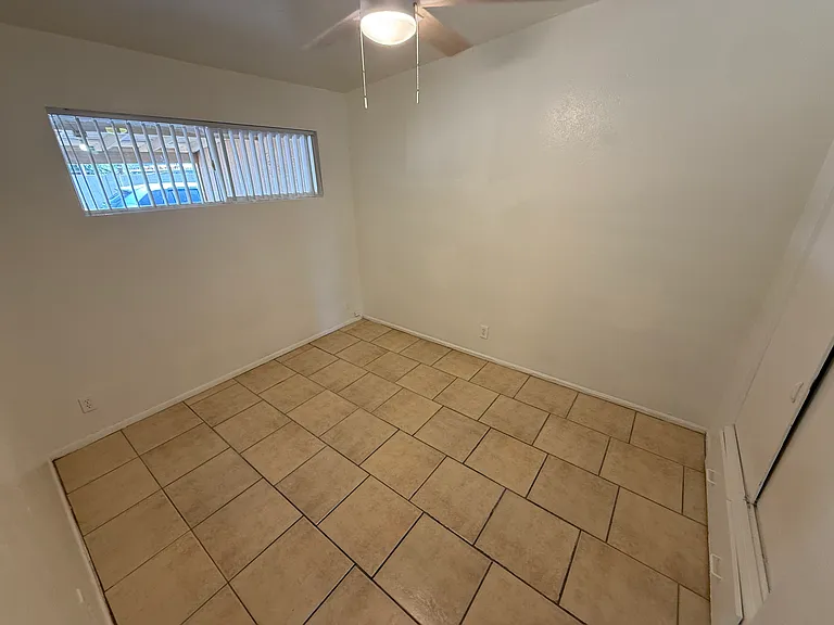 3839 W Hazelwood St #5 — Photo 9