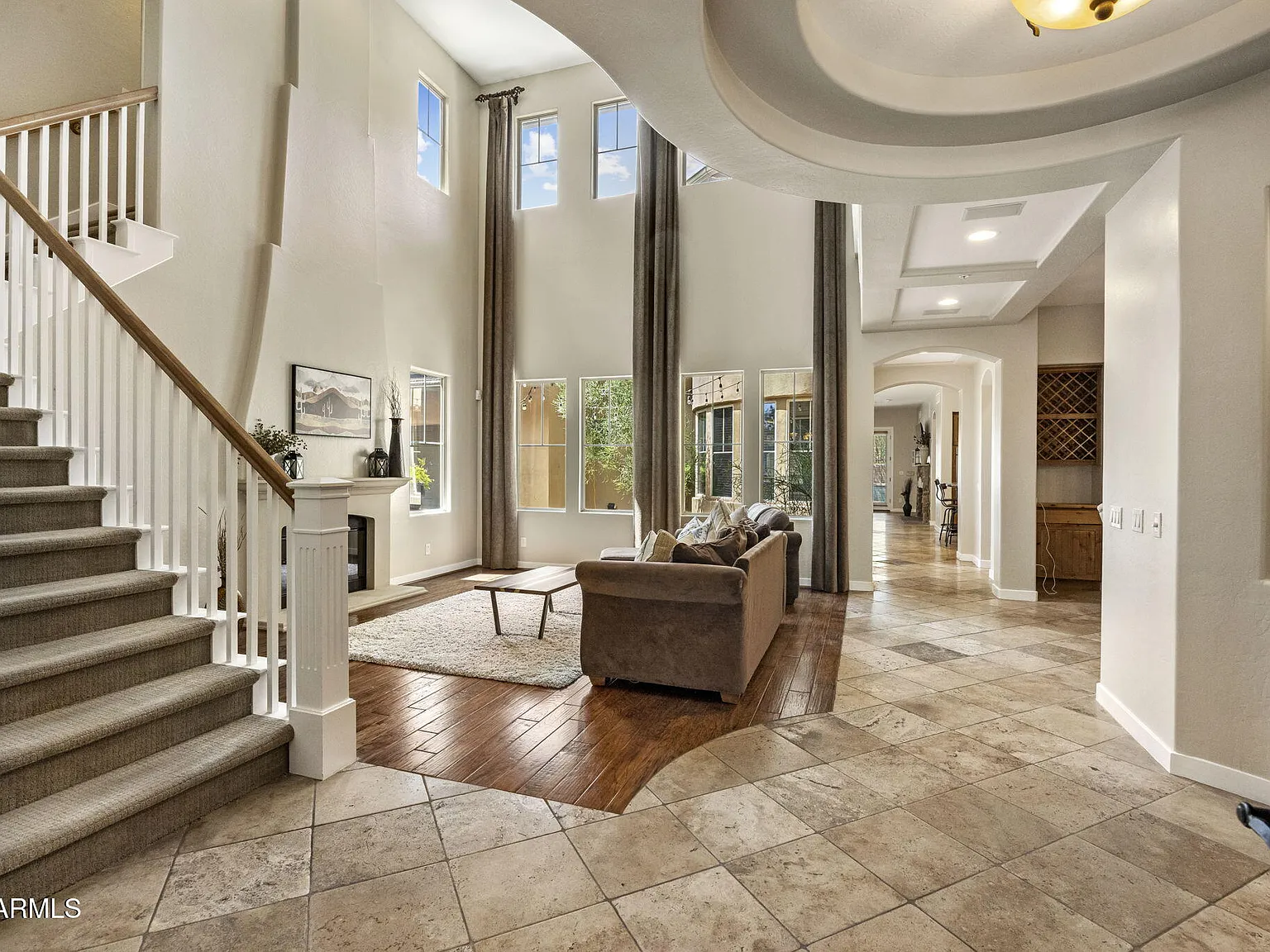 5 bed, 4.5 bath, 4402 sqft, $11,000 — Photo 4