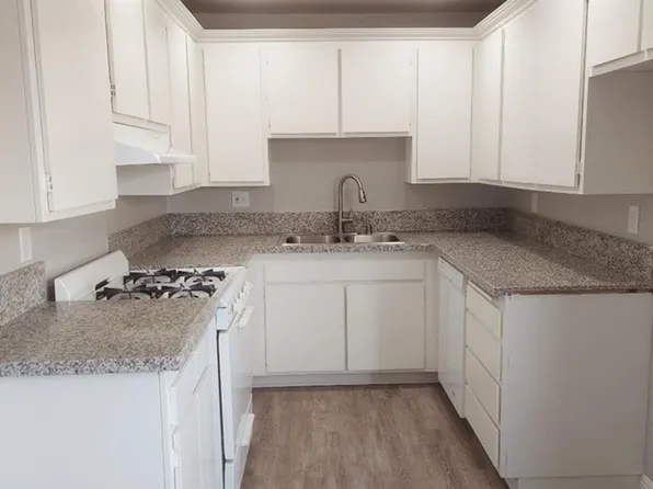 Crown Apartments, 12030 Downey Ave APT 211, Downey, CA 90242