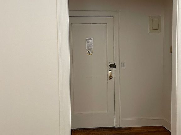 4th image of 59-18 Woodside Ave #2P