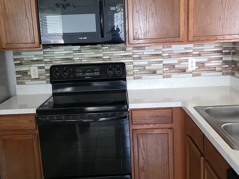 2900 Wentworth Ln — Photo 9
