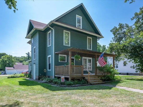 221 N 14th St, Tekamah, NE 68061